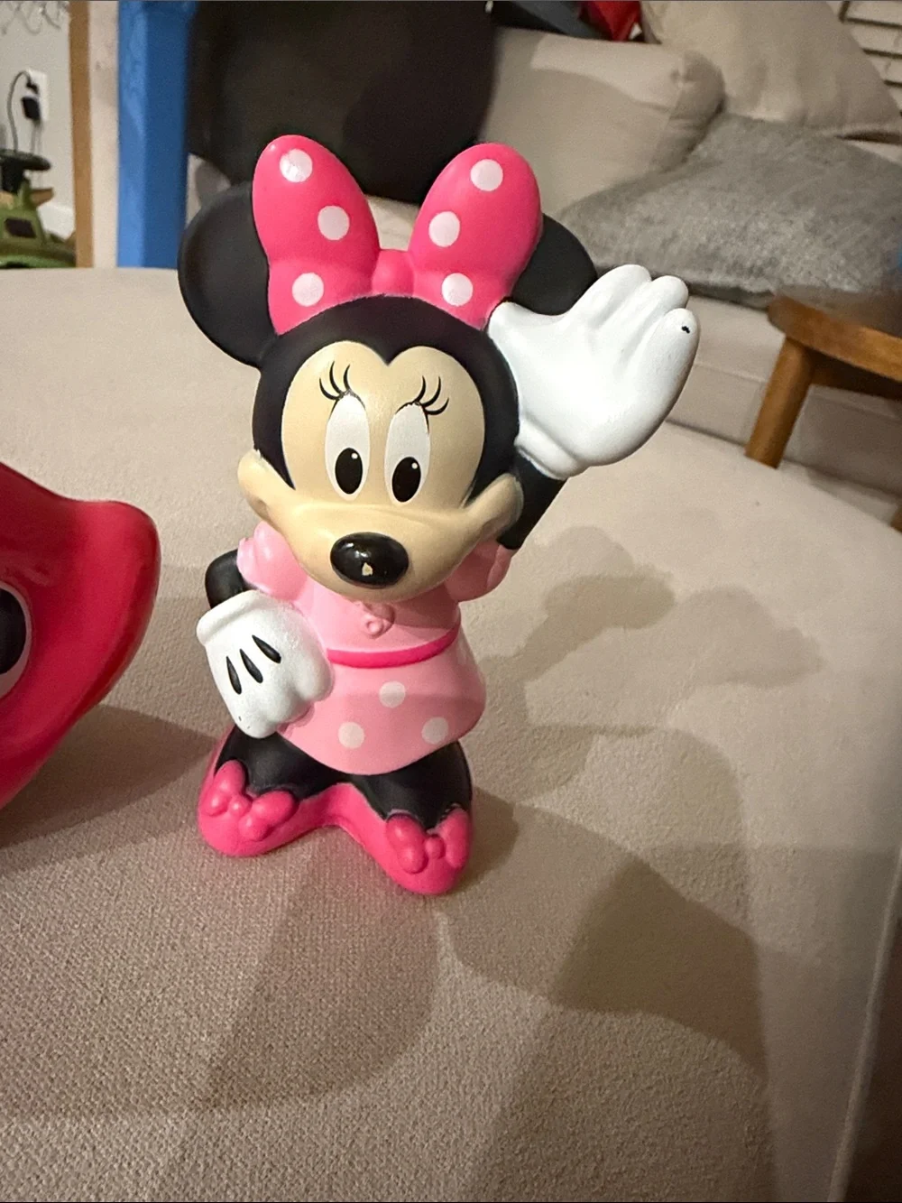 ZURU Robo Alive singing shark with Disney Minnie bath toy